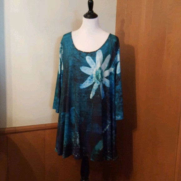 Dress - Picture 1 of 2